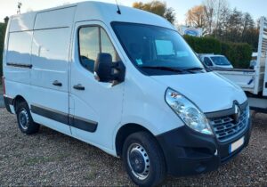 Renault Master III 2.3 M9T branca (2010–2018), imagem ilustrativa do veículo referente ao manual de oficina em PDF